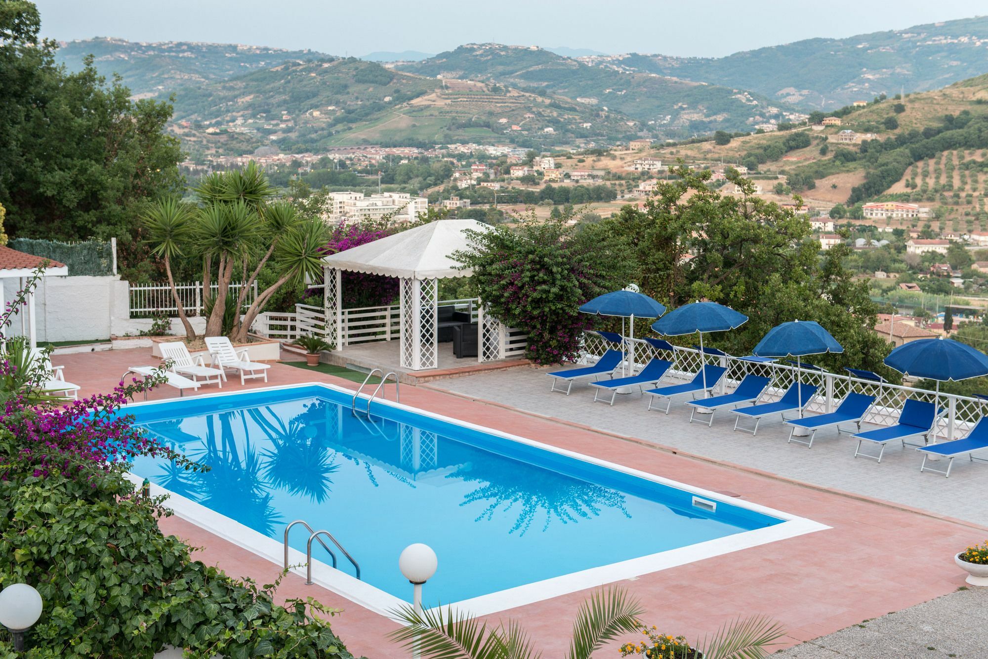 אגרופולי Villa Milena מראה חיצוני תמונה